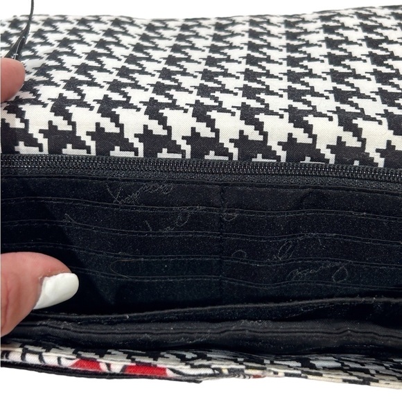 Vera Bradley Travel/Passport Wallet Deco Daisy/Houndstooth Red/Black/White GUC - Picture 6 of 9
